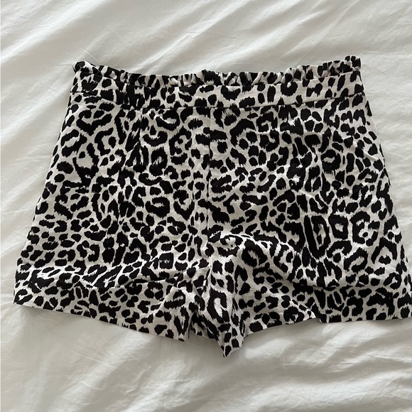 J Crew Black and White linen leopard shorts - Picture 1 of 3